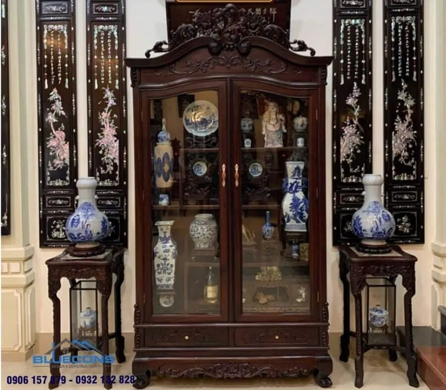 Tủ trưng bày đồ cổ cho phòng khách ấn tượng 10 Tủ trưng bày đồ cổ cho phòng khách ấn tượng