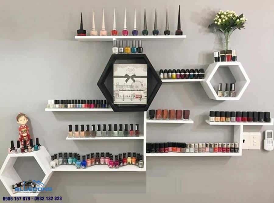Tủ trưng bày tiệm tóc ấn tượng chuẩn phong cách Salon 7 Tủ trưng bày đồ cổ cho phòng khách ấn tượng