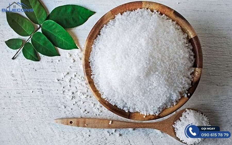 Đánh bay các vết bẩn trên tủ locker gỗ bằng muối 