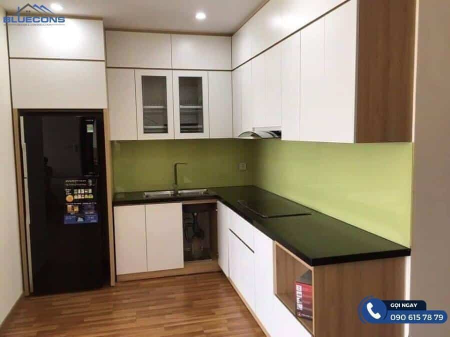 Tủ bếp chữ L cho nhà nhỏ 5 Gam màu sáng thoáng đãng