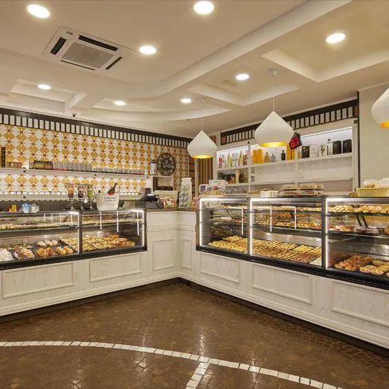 Quầy Salad Buffet: 3 Bí Quyết Thiết Kế Tối Ưu Hóa Không Gian Hiệu Quả 8 Ánh Sáng Tỏa Sáng Món Salad Buffet