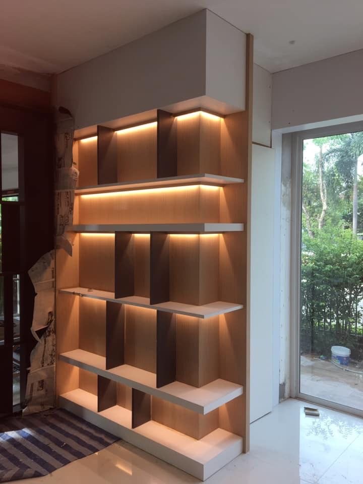 Kệ trưng bày có đèn led (1) Kệ trưng bày có đèn led (1)