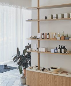 Kệ trưng bày cửa hàng mỹ phẩm (4)