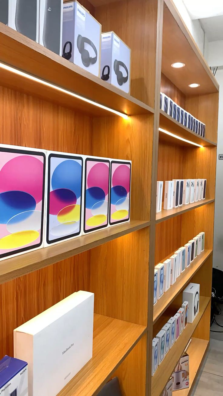 Kệ trưng bày điện thoại (3) Kệ trưng bày điện thoại (3)