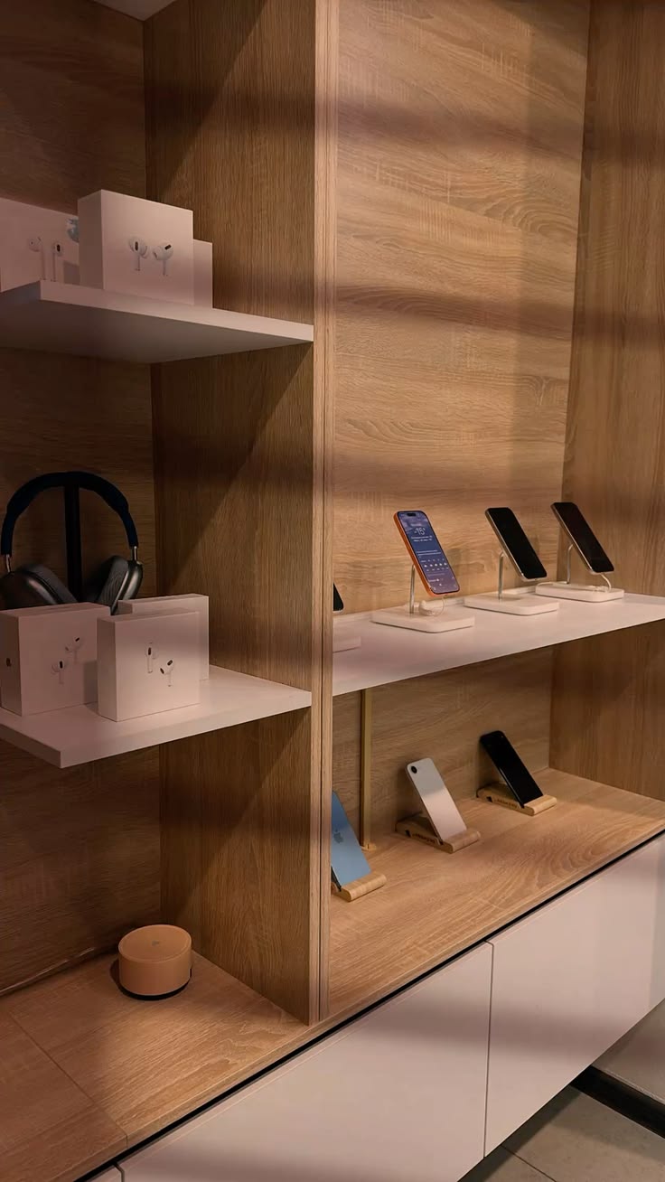 Kệ trưng bày điện thoại (4) Kệ trưng bày điện thoại (4)