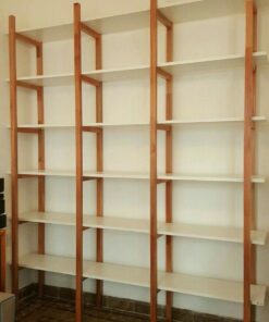 Kệ trưng bày đơn giản (1)