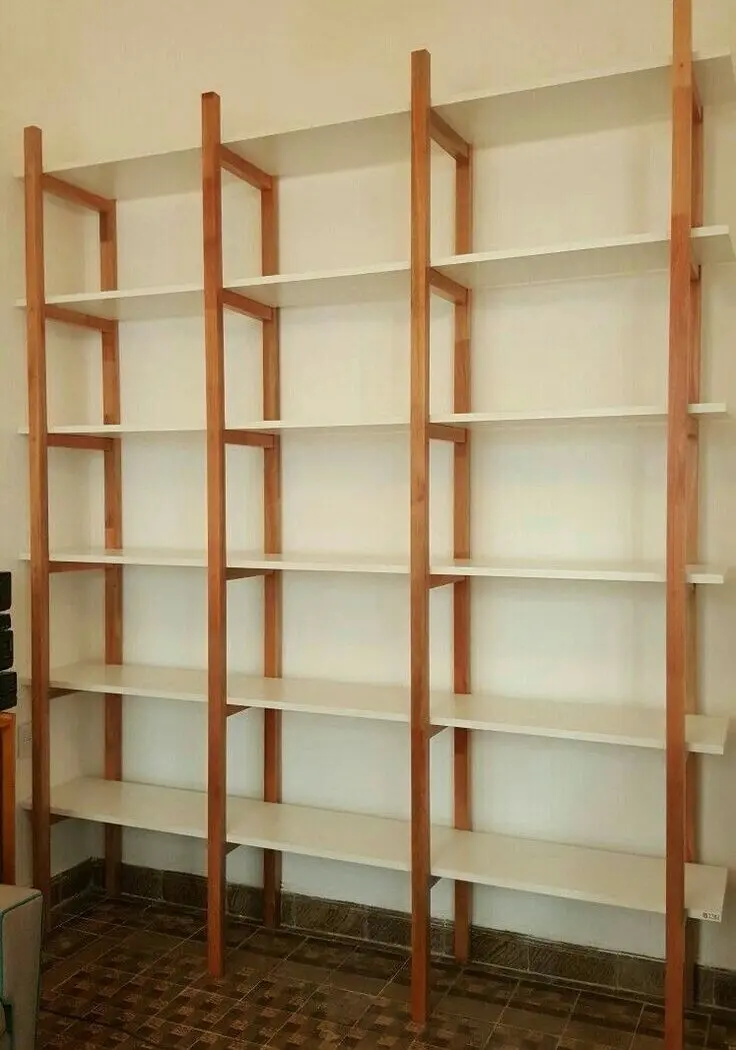 Kệ trưng bày đơn giản (1)