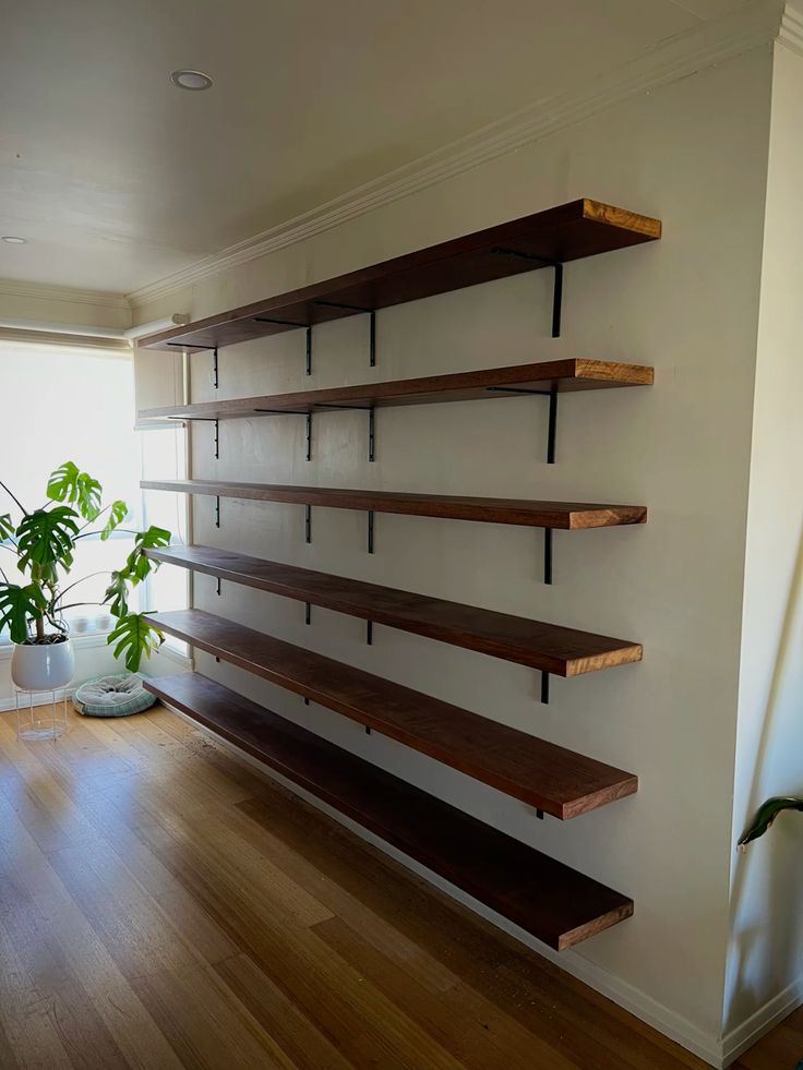 Kệ trưng bày giá rẻ (4) Kệ trưng bày giá rẻ (4)