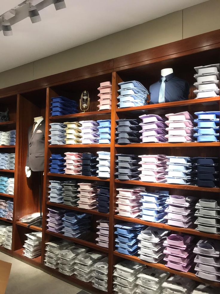 Kệ trưng bày quần áo (2) Kệ trưng bày quần áo (2)