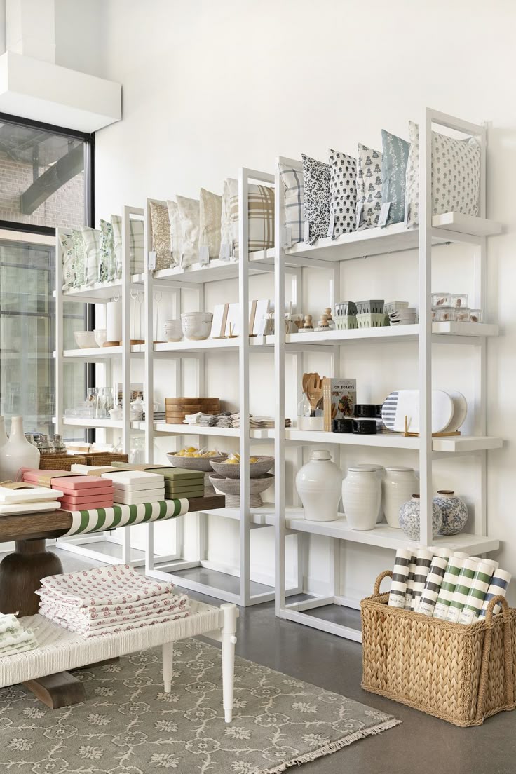 Kệ trưng bày sản phẩm mới (1) Kệ trưng bày sản phẩm mới (1)