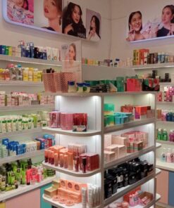 Kệ trưng bày shop mỹ phẩm (2)