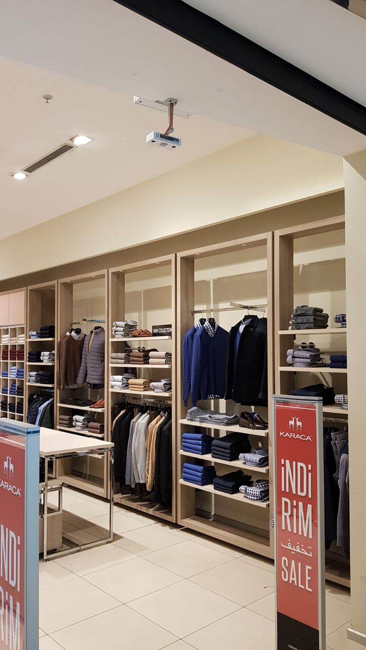 Kệ trưng bày shop quần áo (4) Kệ trưng bày shop quần áo (4)