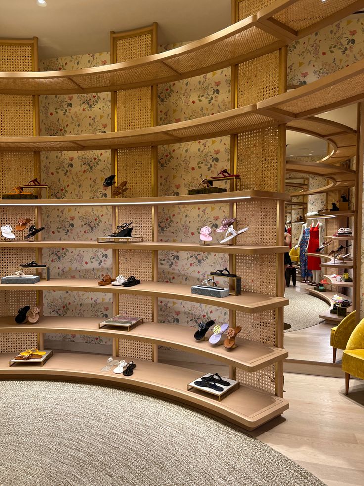 Kệ trưng bày showroom (4) Kệ trưng bày showroom (4)