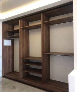 Kệ trưng bày showroom cao cấp (1)