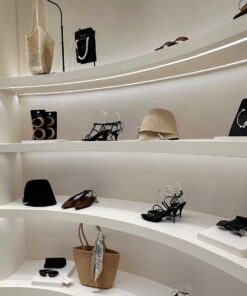 Kệ trưng bày thời trang (1)