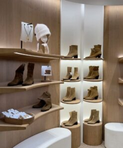 Kệ trưng bày thời trang (2)