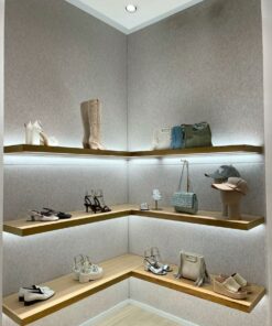 Kệ trưng bày thời trang (3)