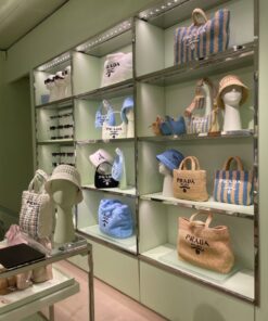 Kệ trưng bày thời trang (4)