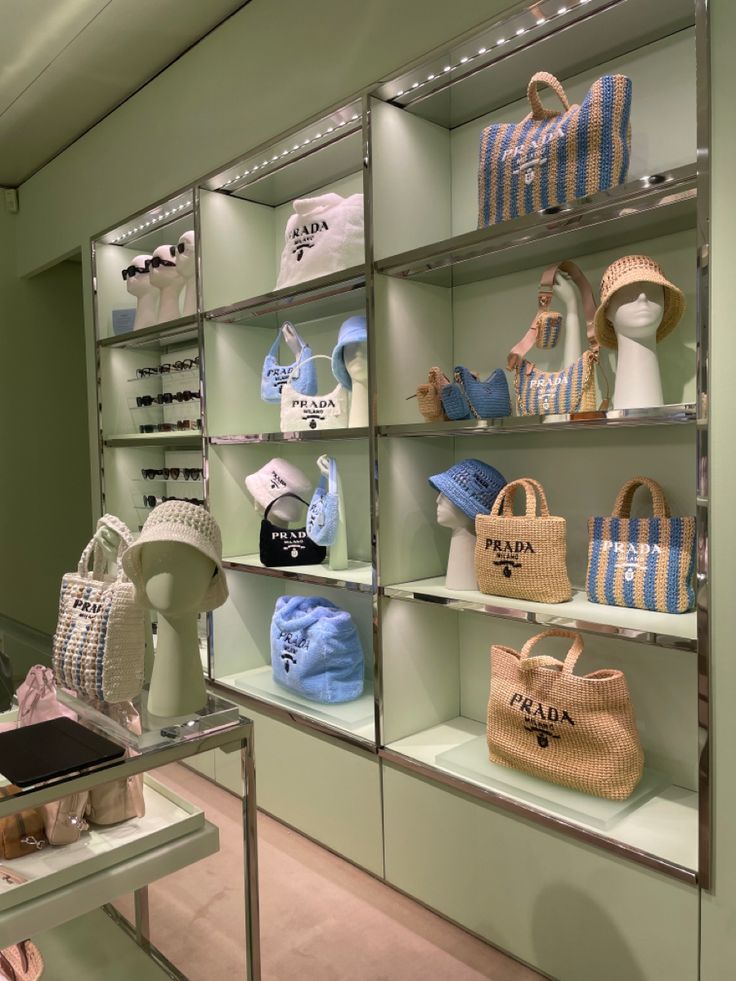 Kệ trưng bày thời trang (4)