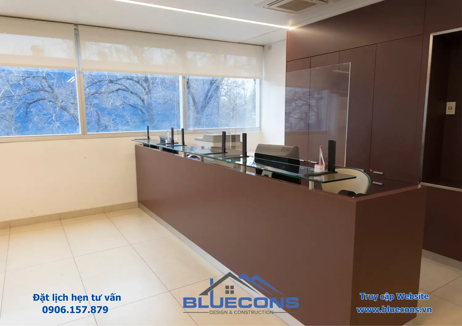 Mẫu bàn quầy lễ tân đẹp, quầy lễ tân được ưa chuộng nhất năm 2024 4 Quầy lễ tân bằng gỗ, mẫu quầy lễ tân gỗ độc đáo được ưa chuộng nhất năm 2024