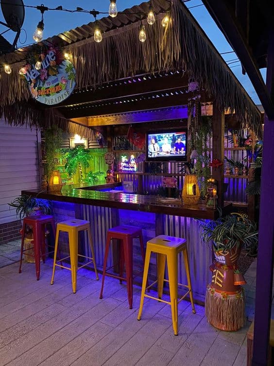 Mẫu quầy bar mini kết hợp với ánh sáng vào ban đêm