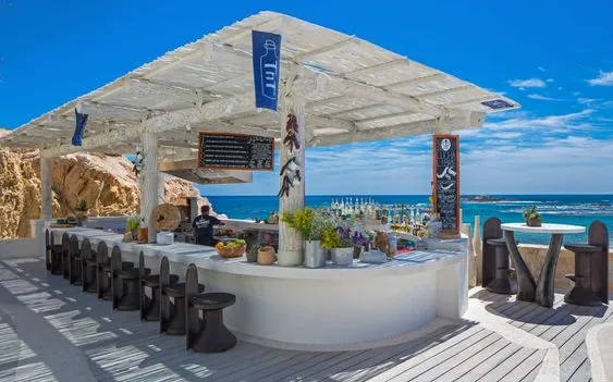 Quầy Bar Bãi Biển Hút Khách Với 5 Bước Đơn Giản Tạo Dựng 4 Mẫu thiết kế quầy bar bãi biển đẹp
