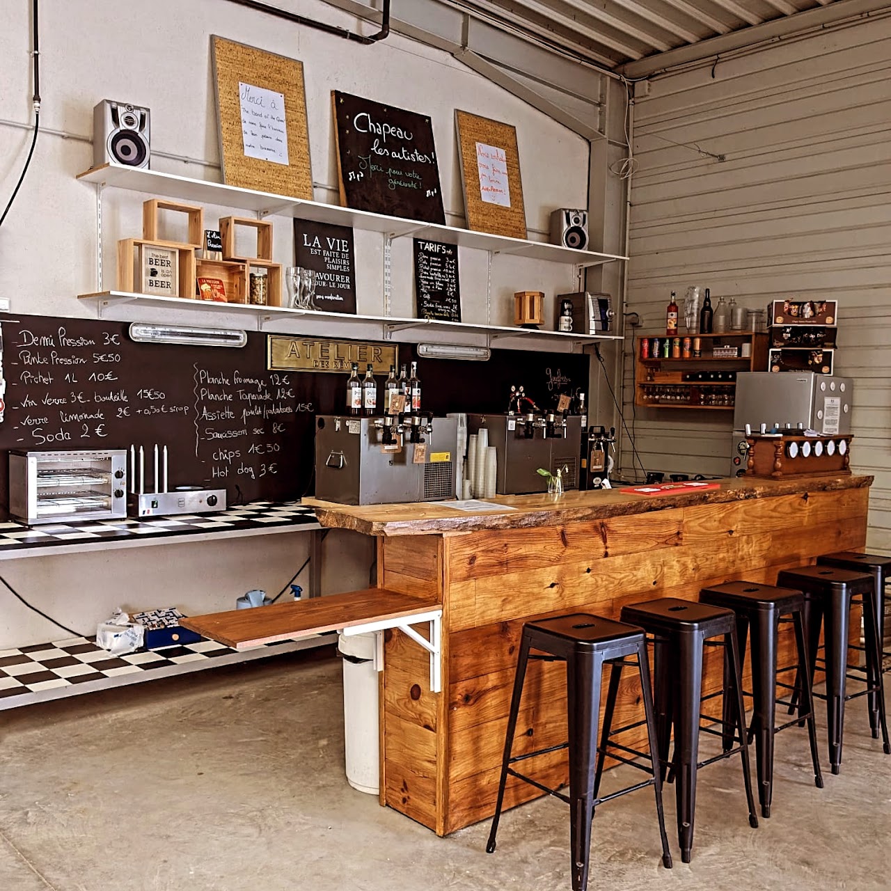 Quầy Bán Cafe Thiết Kế Mới Độc Đáo QCF005 6 Quầy Bán Cafe Thiết Kế Mới Độc Đáo QCF005 6