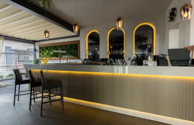 Quầy Bar Cafe Đèn Led Bắt Mắt QCF023 3 Quầy Bar Cafe Đèn Led Bắt Mắt QCF023 3