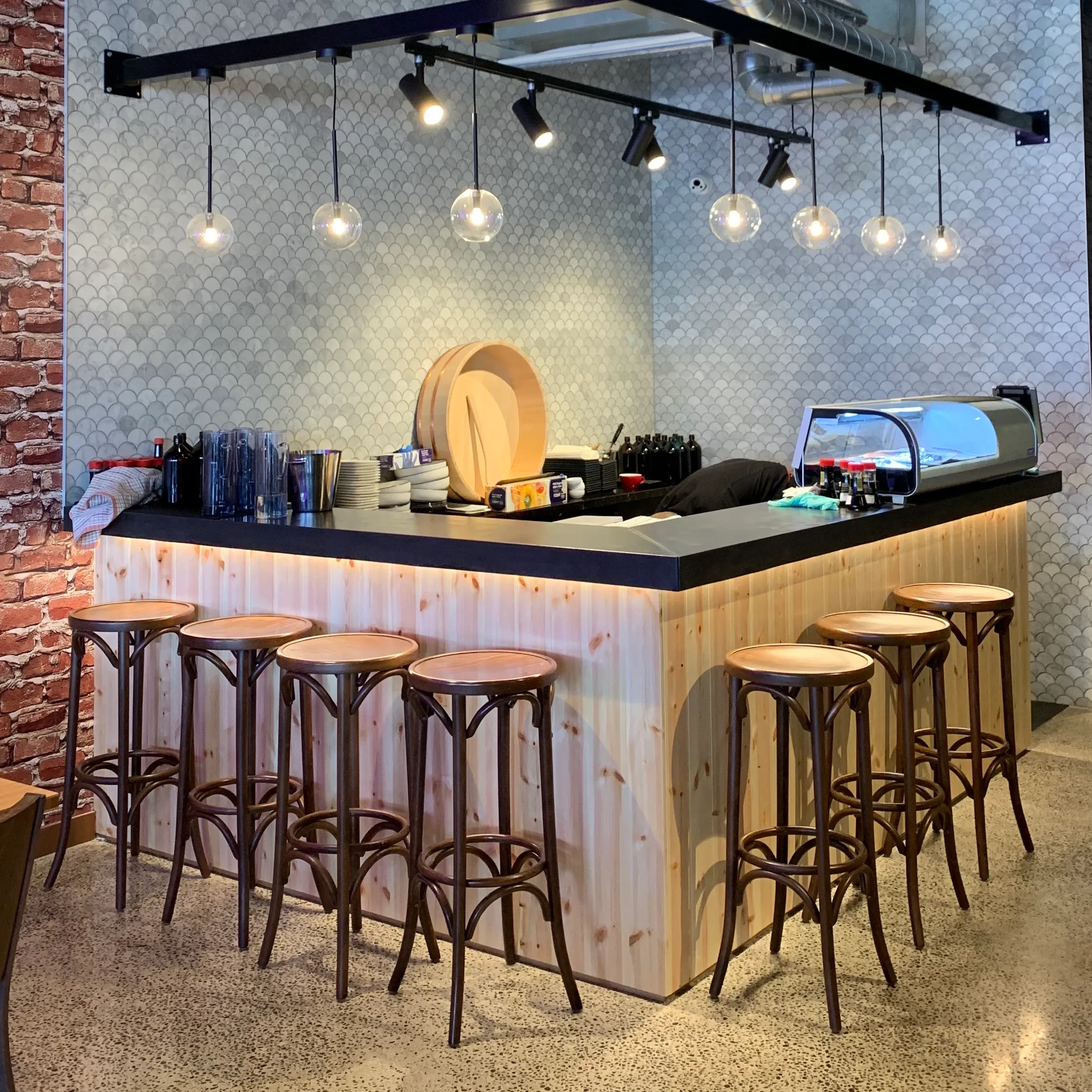 Quầy Bar Cafe Đèn Led Bắt Mắt QCF023 7 Quầy Bar Cafe Đèn Led Bắt Mắt QCF023 7