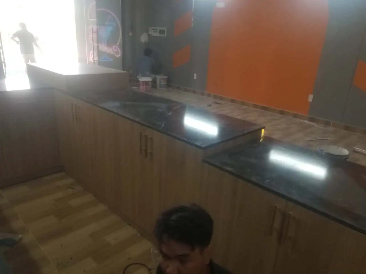 Quầy bar gỗ đẹp hiện đại