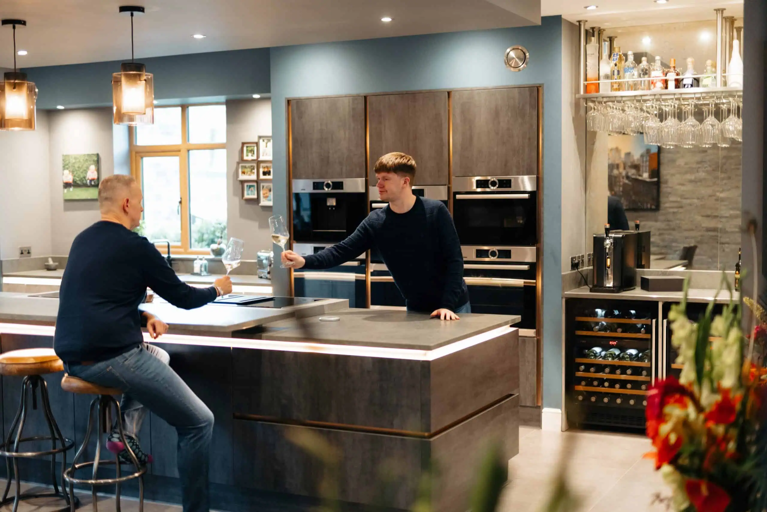 Quầy bar trang trí bếp 2 Quầy bar trang trí bếp 2