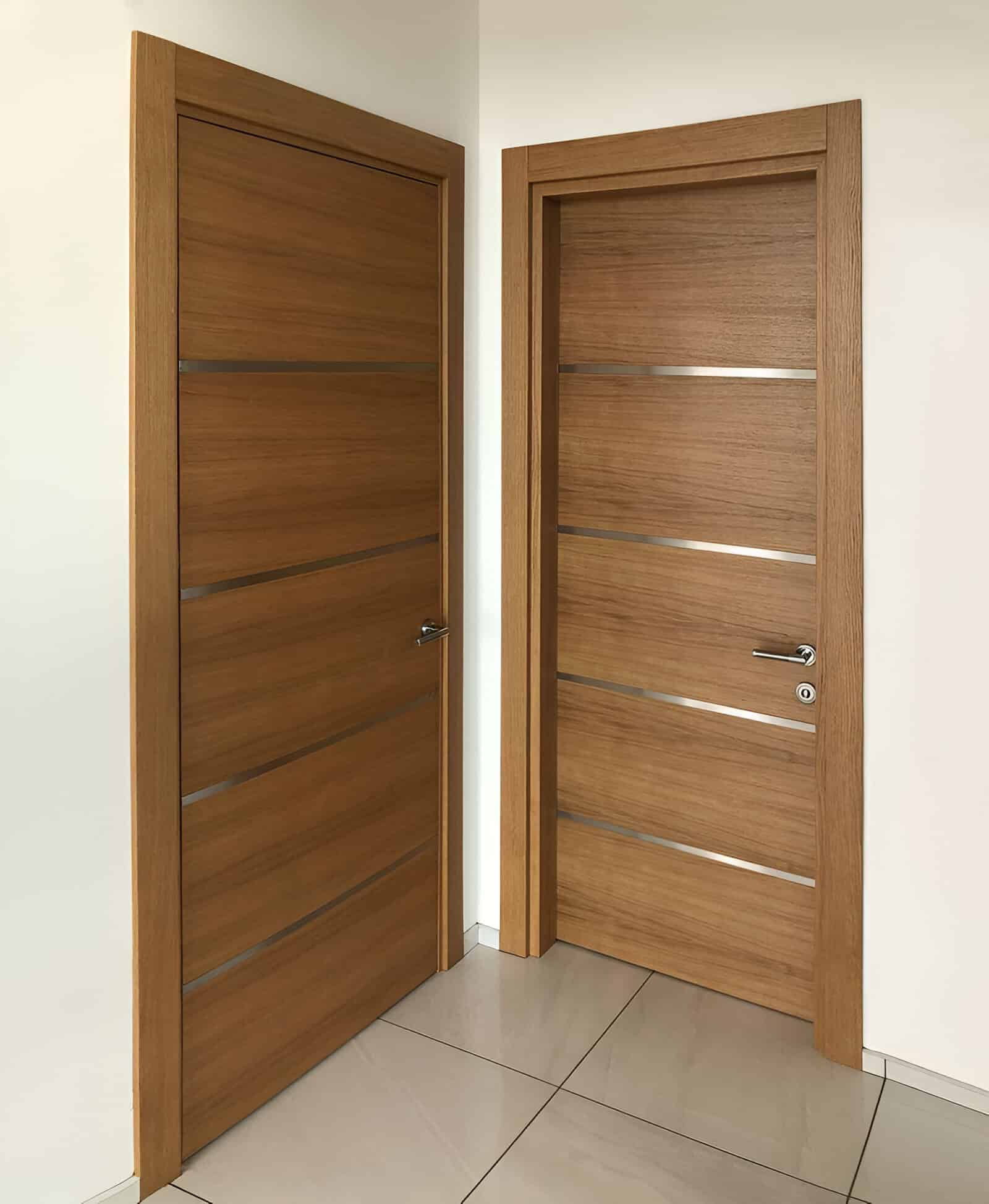 Thi công lắp đặt cửa gỗ HDF 2