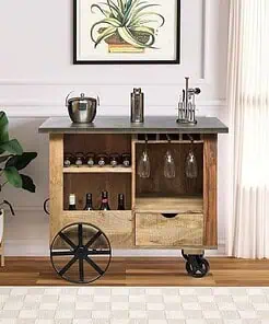 Thiết kế quầy bar mini tại nhà có cây xanh tự nhiên