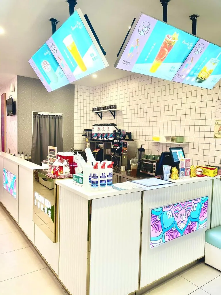 Thiết kế quầy trà sữa nhỏ tại các cửa hàng