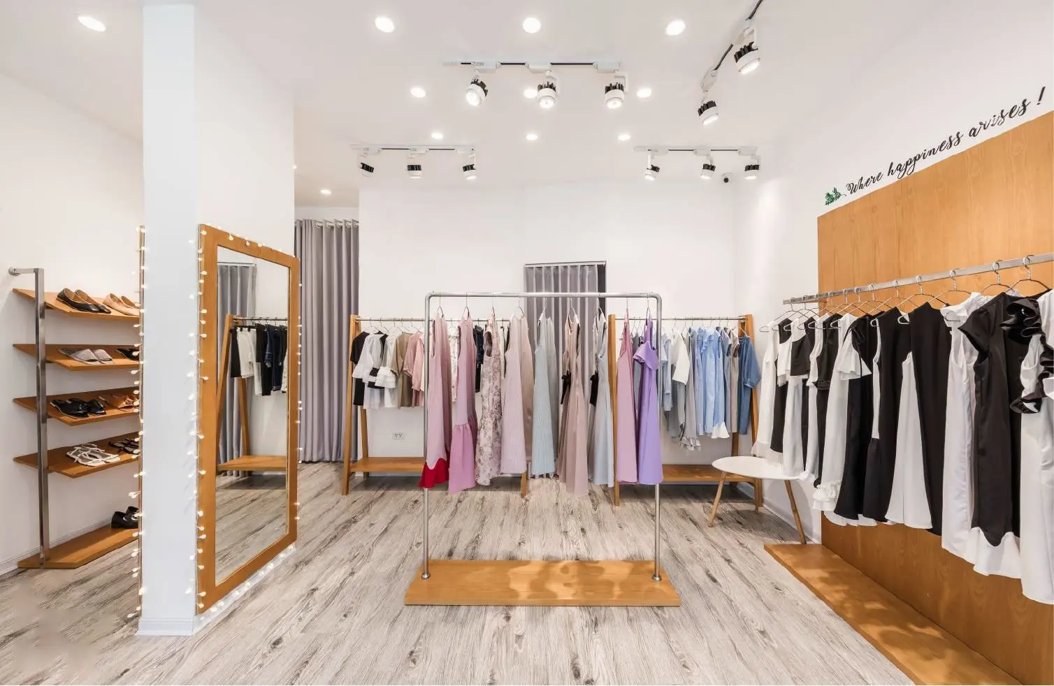 Thiết kế thi công shop thời trang 2 Thiết kế thi công shop thời trang 2