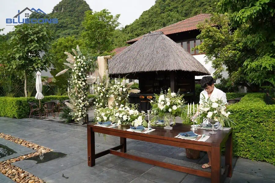 +20 mẫu Thiết kế quầy lễ tân nhà hàng đẹp, ấn tượng 12 Quầy lễ tân ngoài trời cho không gian mở
