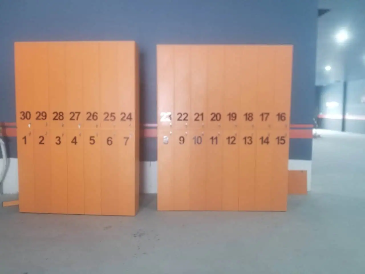 Thi Công Nội Thất Quán Bida 9 hệ tủ đựng cơ quán bida