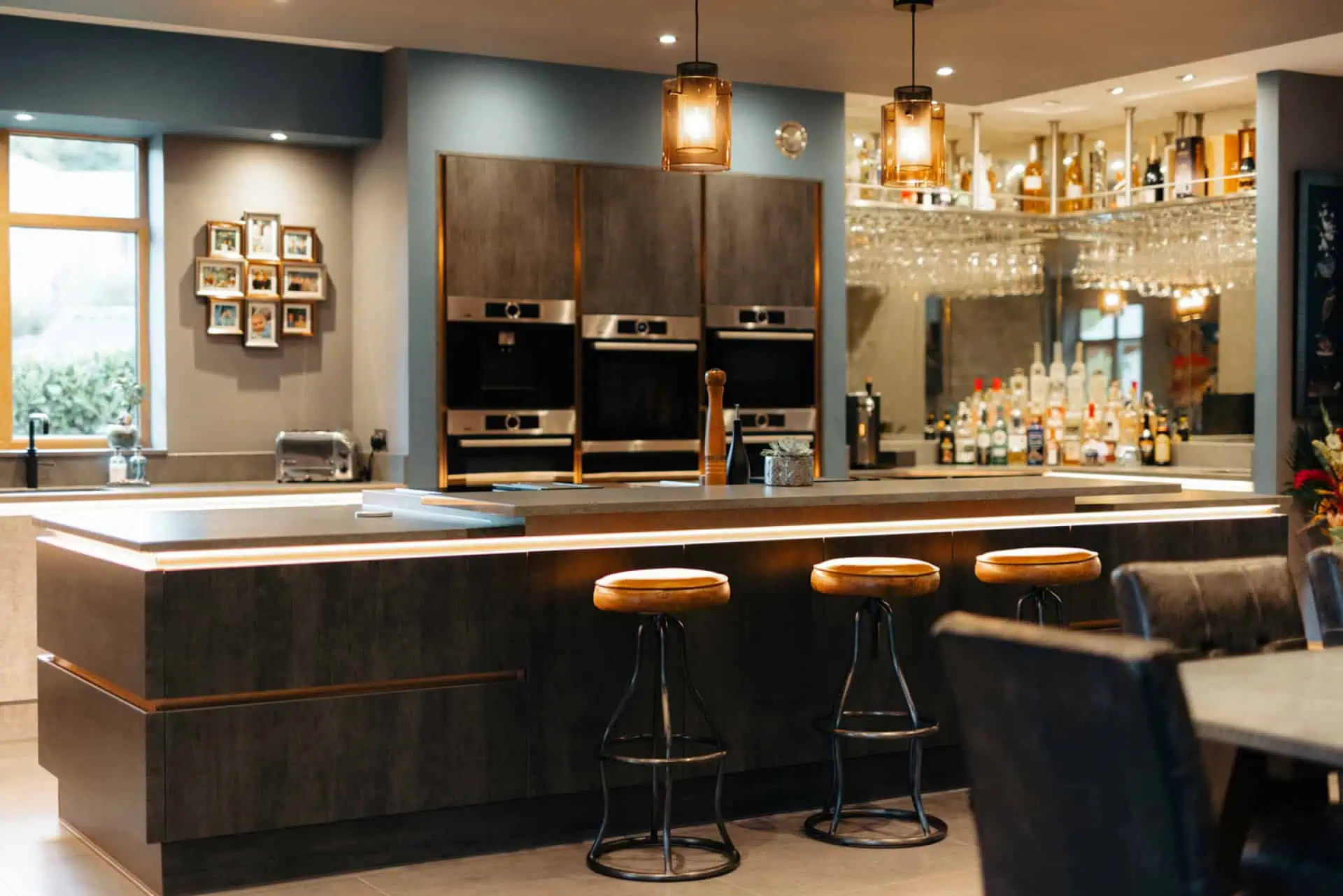 hình ảnh quầy bar gia đình 3 hình ảnh quầy bar gia đình 3