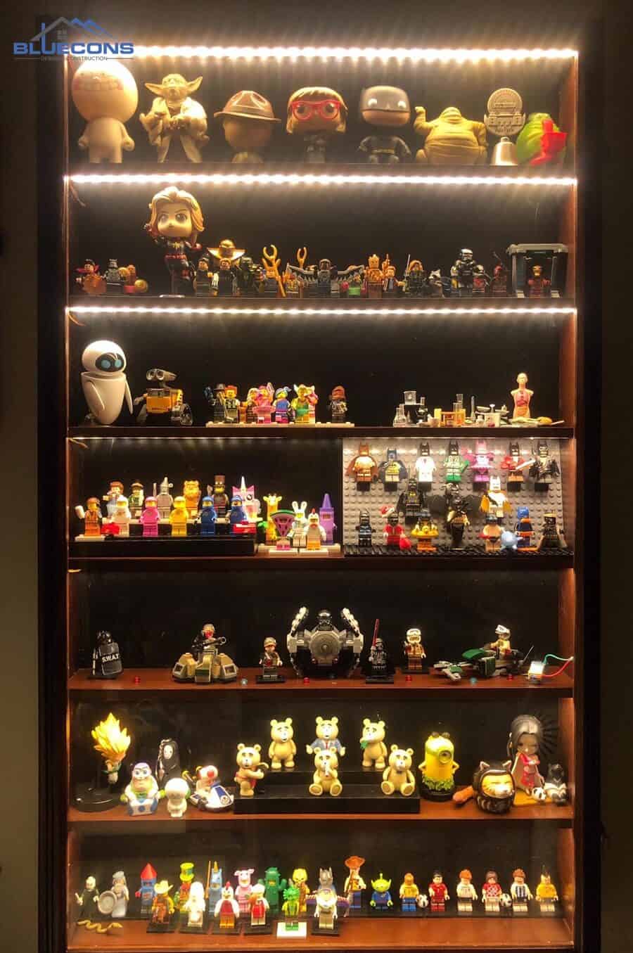 +20 mẫu kệ trưng bày lego đẹp và bắt kịp xu hướng 2024 5 Kệ trưng bày mô hình gỗ công nghiệp cửa kính