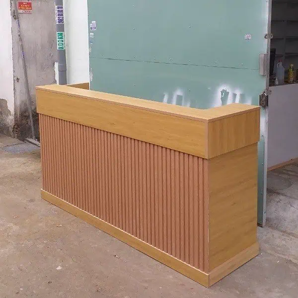 Quầy lễ tân màu sắc hiện đại