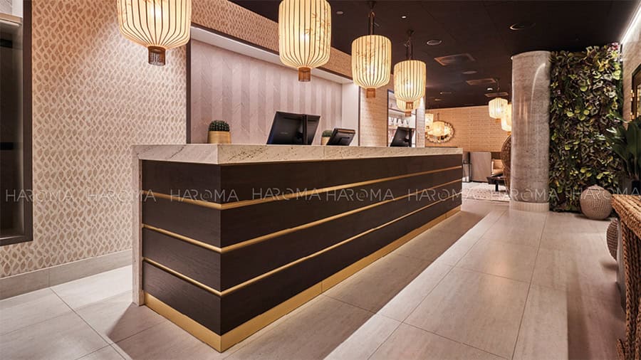 Quầy lễ tân gỗ công nghiệp hiện đại