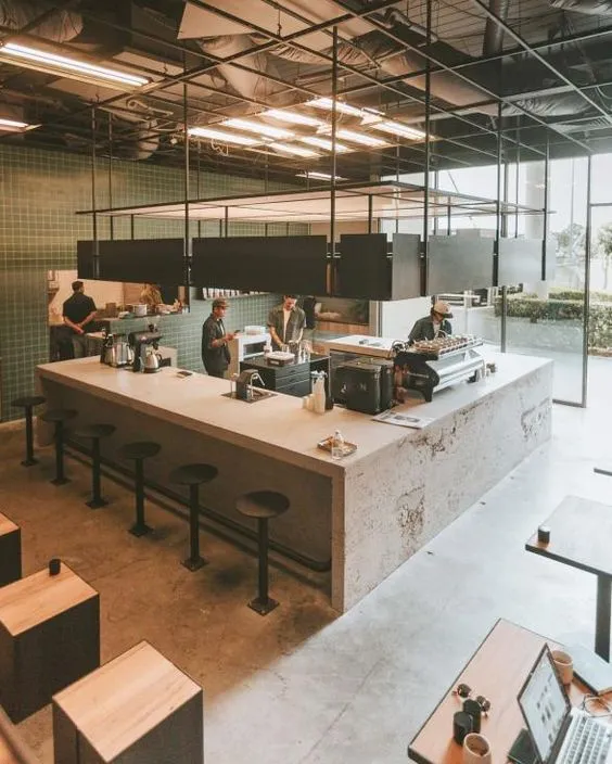 Thi Công Quầy Bar Cafe Nhỏ Đẹp 10 Ý Tưởng Để Nâng Tầm Quán Cafe Của Bạn 8 Tạo điểm nhấn với Thi công mẫu quầy bar cafe nhỏ đẹp nhất hiện nay