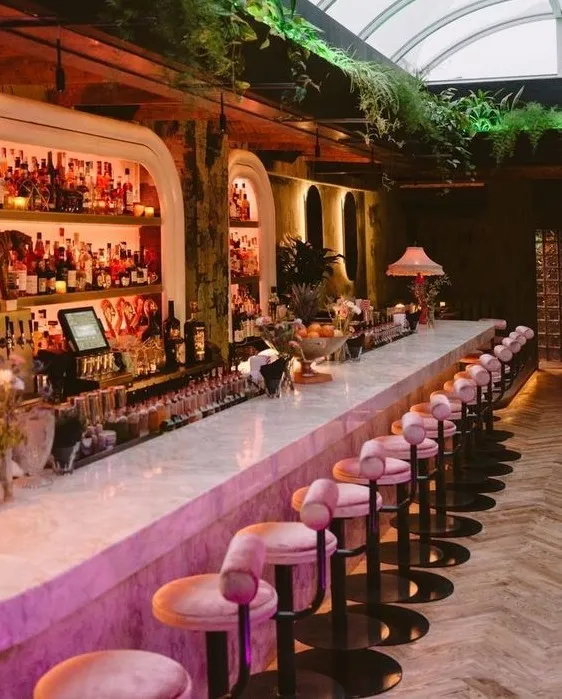 Quầy Bar Sân Thượng Đẹp Mắt Và Tiện Lợi Với Các Ý Tưởng Thiết Kế Tinh Tế 6 Âm thanh và ánh sáng ở quầy bar trên sân thượng