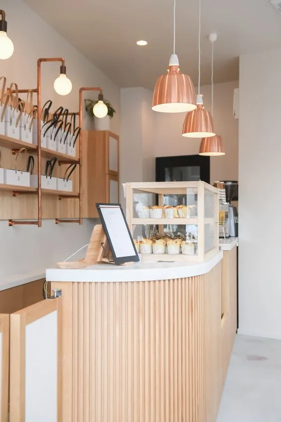 Khám Phá Quầy Cafe Bằng Gỗ Sản Phẩm Được Đóng và Gia Công Theo Yêu Cầu 7 Thiết kế quầy cafe bằng gỗ tại các quán