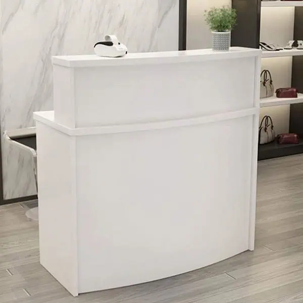 Quầy lễ tân màu sắc hài hòa