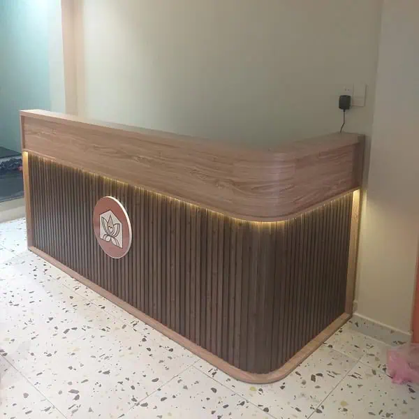 Quầy lễ tân hiện đại