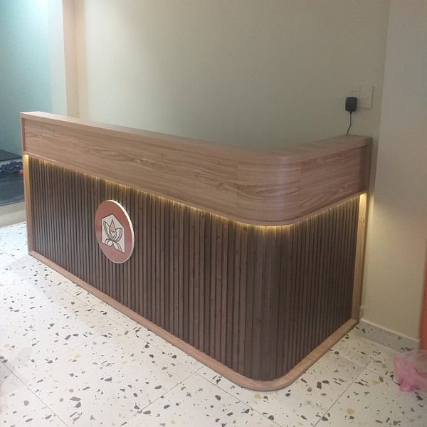 Quầy lễ tân nhiều tầng