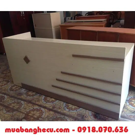 Quầy lễ tân cũ 5