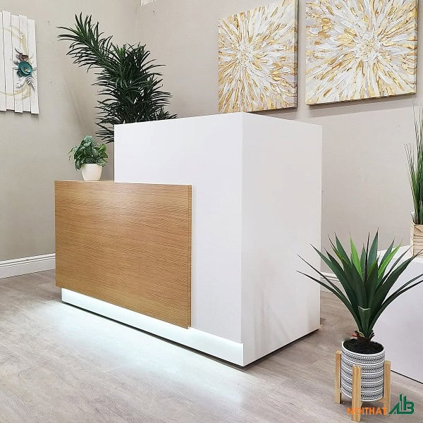 Quầy lễ tân nhỏ gọn