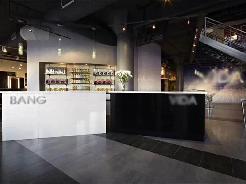 Mẫu thiết kế quầy lễ tân phòng tập gym hiện đại